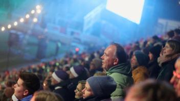 Osnabrück singt Weihnachtslieder: So war die Stimmung an der Bremer Brücke