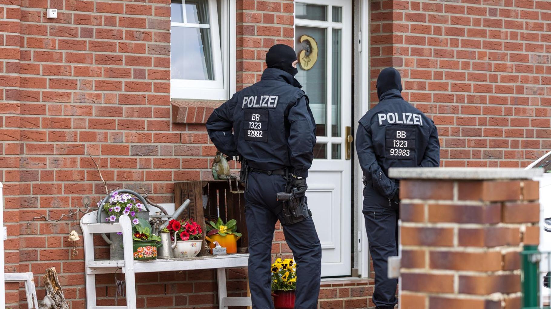 Zu Mord verabredet? Mutmaßliche Mitglieder rechter Terrorzelle angeklagt