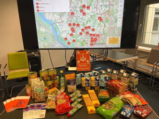 Das Foto zeigt, welche Lebensmittel besonders lange haltbar und damit für die Vorratshaltung geeignet sind.