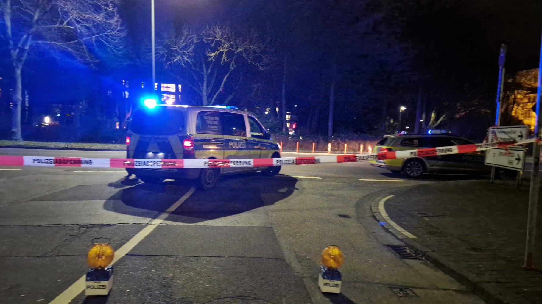 Gießen: Mann fährt mit Auto in Bushaltestelle – Unfall oder Absicht?