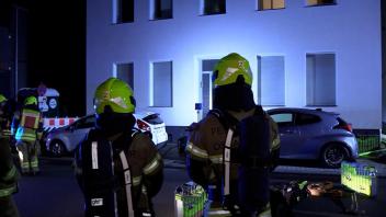 Feuerwehr Osnabrück im Einsatz: Kellerbrand in Mehrfamilienhaus an der Kornstraße