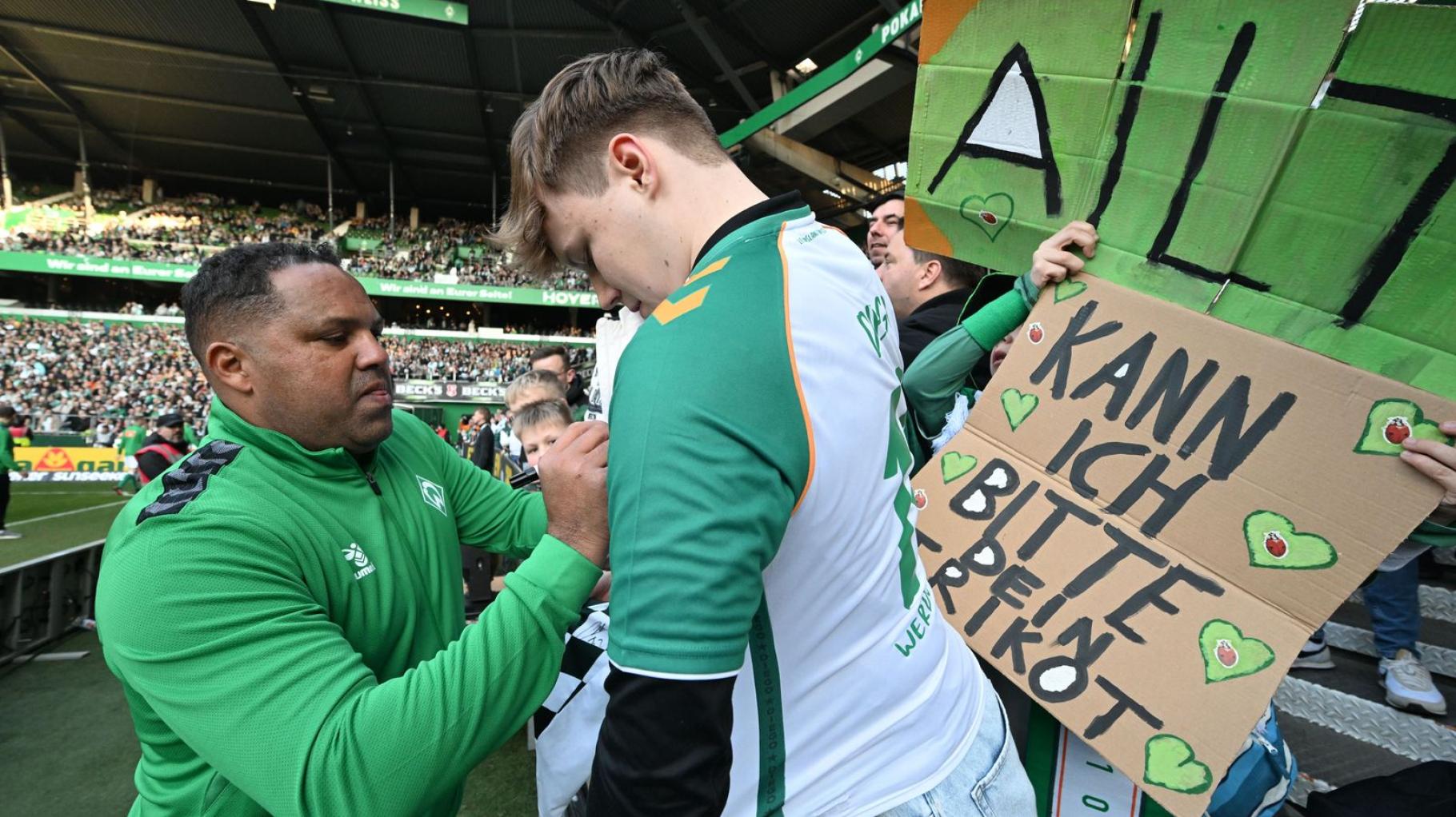 18 Jahre vermisst: Ailton kauft Torjägerkanone zurück