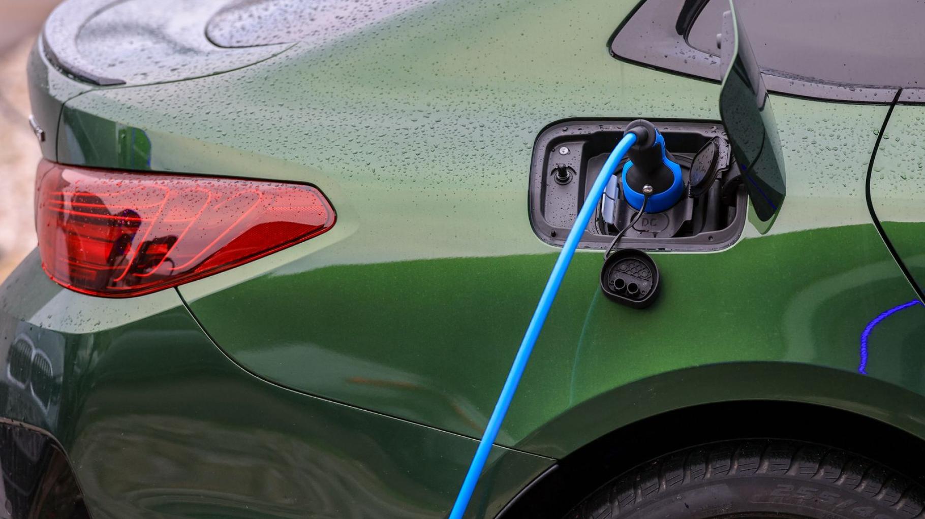 Fast alle neu zugelassenen Pkw sind Elektroautos – wie Norwegen das macht