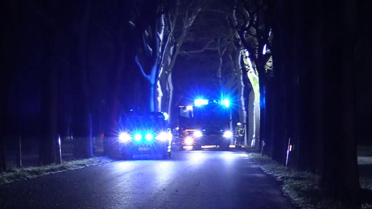 Von-Fahrbahn-abgekommen-22-j-hriger-Autofahrer-stirbt-bei-Verkehrsunfall-in-Melle