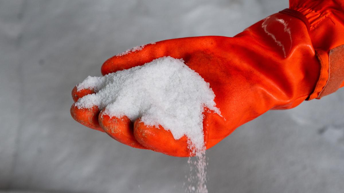 Wie-sch-dlich-ist-Streusalz-f-r-die-Umwelt-und-welche-Alternativen-gibt-es-