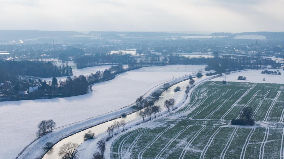 Winter-in-der-Region-Der-Osnabr-cker-Nordkreis-aus-der-Vogelperspektive