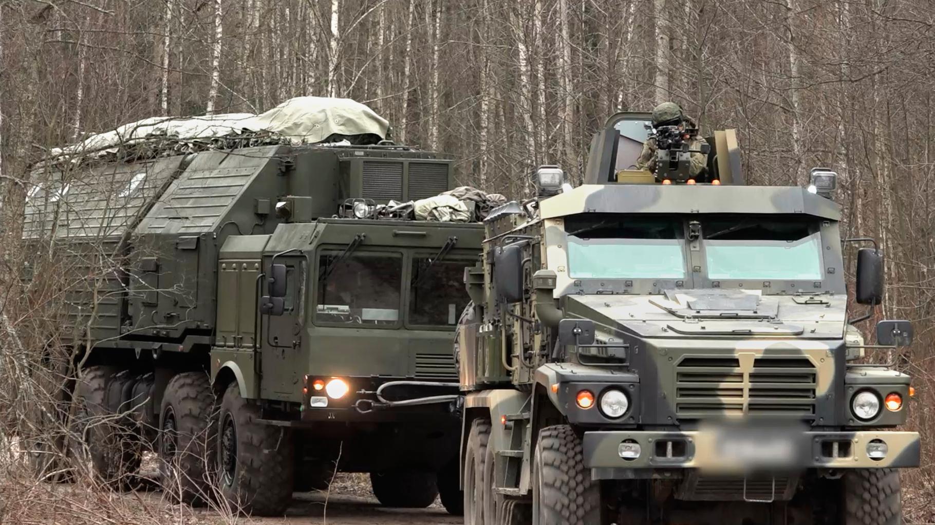 Russland feuert ballistische Rakete Oreschnik auf Ukraine – Zeugen beschreiben Einschlag