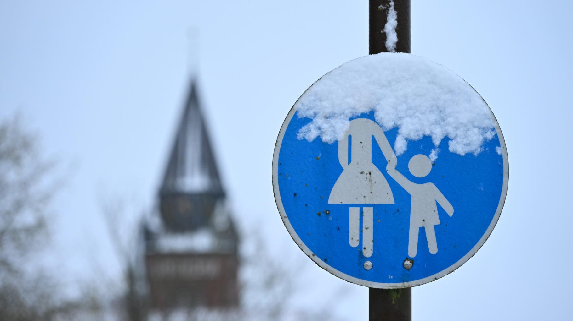 Liveblog: ++ DWD warnt vor Frost ++ Rodelspaß am Westerberg ++ Keine Nachtbusse in Stadt und Landkreis ++