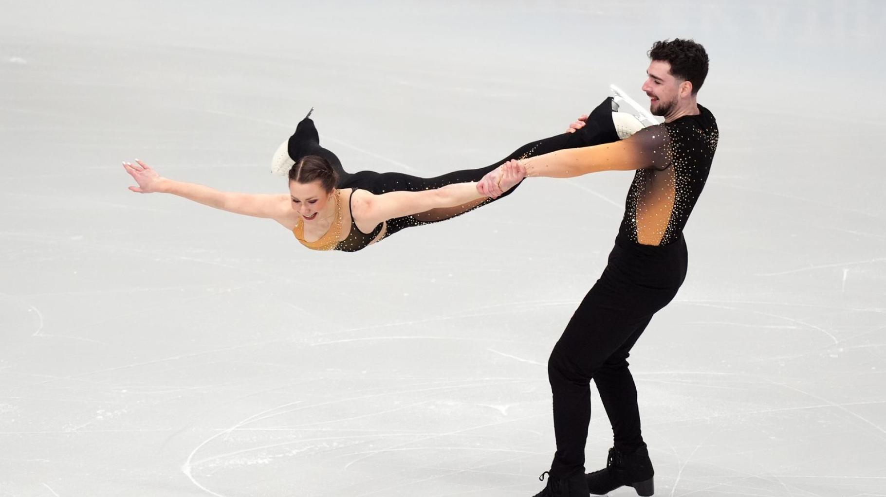 „Wacklige Beine“: Hase/Volodin nach EM-Kurzprogramm Zweiter