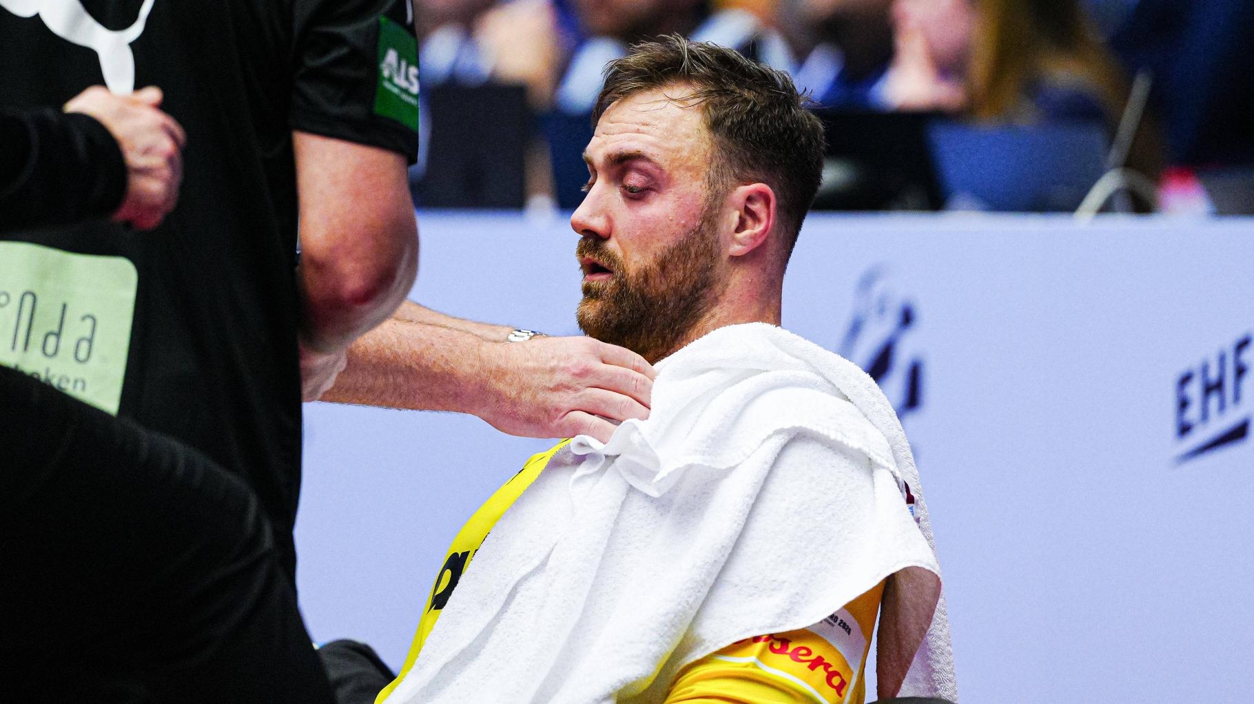 „Mit Blut vollgelaufen“: So geht es Handball-Torhüter Wolff nach seinem Augentreffer