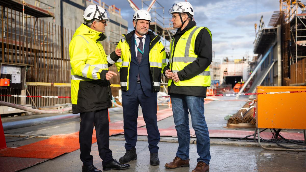 Fehmarnbelt-Tunnel: Günther auf Baustelle, Eröffnung erst 2031