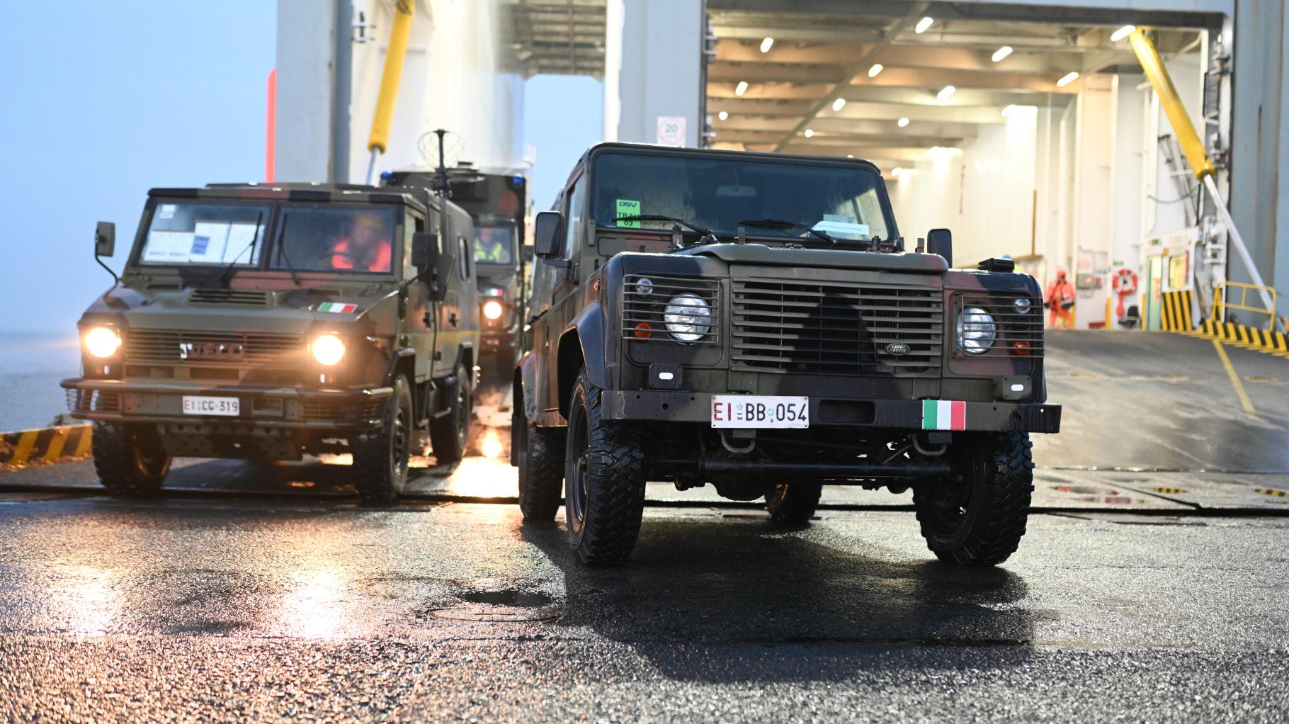 Nato-Großmanöver in Emden: Italienisches Militär kommt im Hafen an
