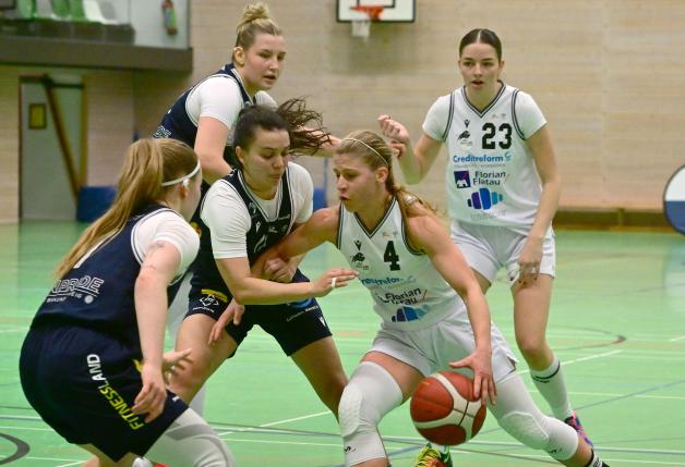 VC Osnabrück mit wichtigem Sieg – Panthers verlieren bei Alba
