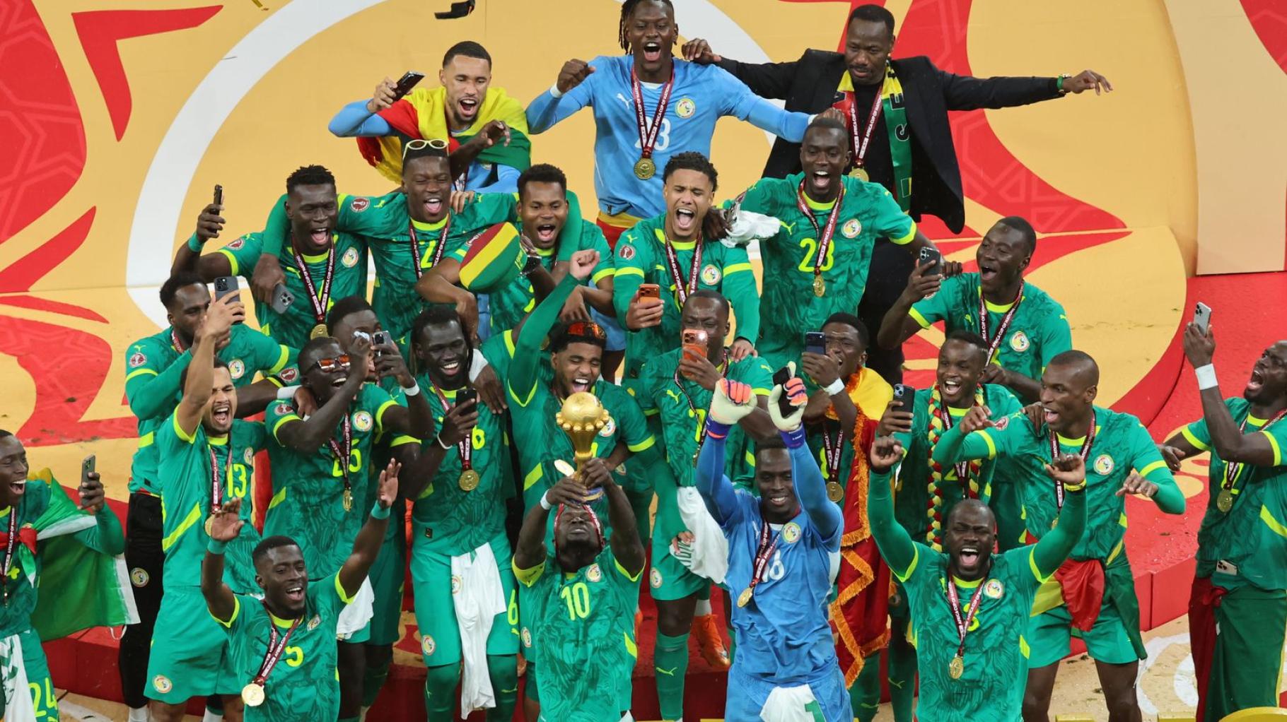 Mit Elfmeter nicht einverstanden: Senegals Spieler verlassen den Platz und siegen am Ende doch