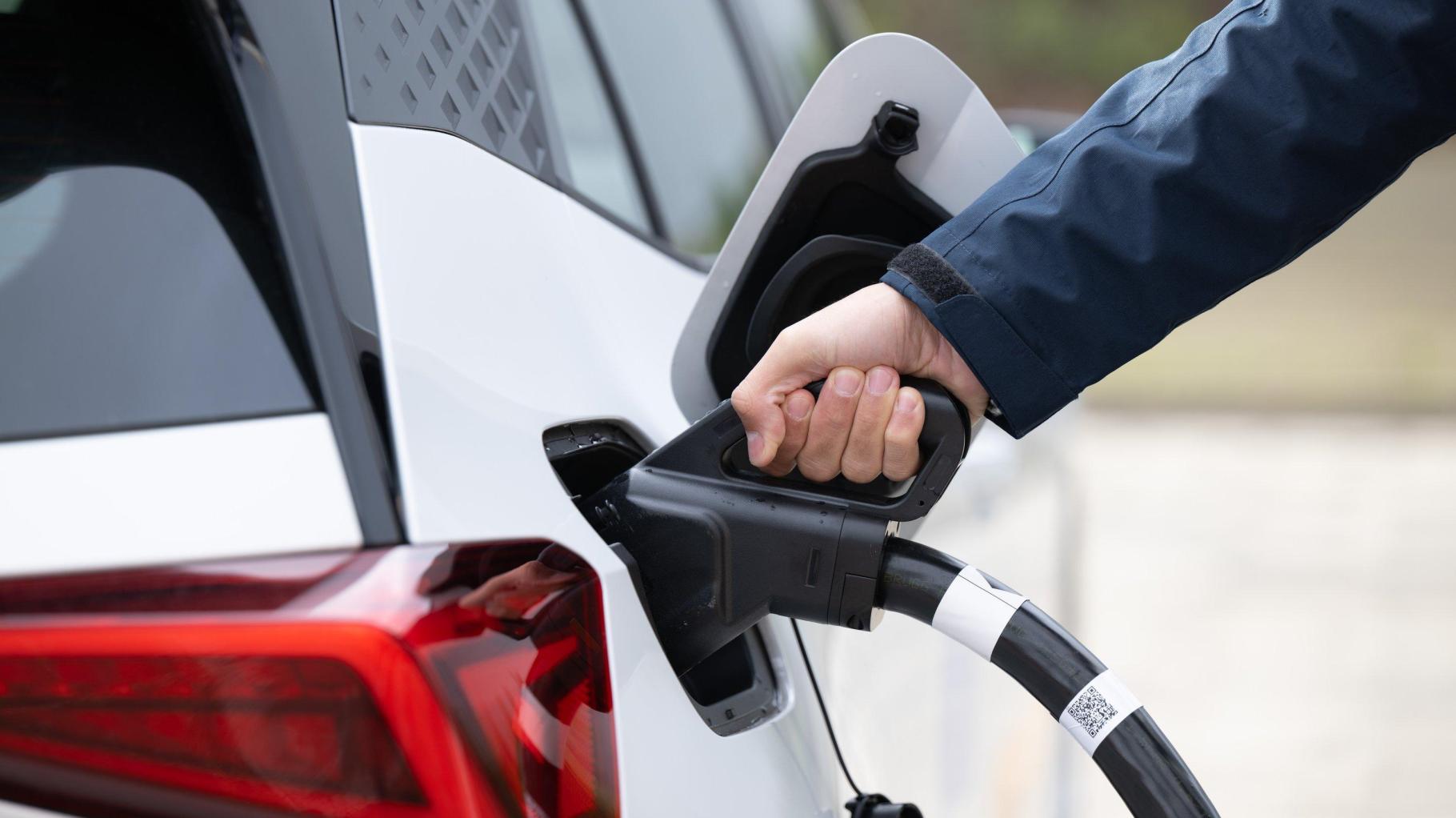 Bundesregierung führt E-Auto-Prämie wieder ein: Wer jetzt wie viel Geld bekommt