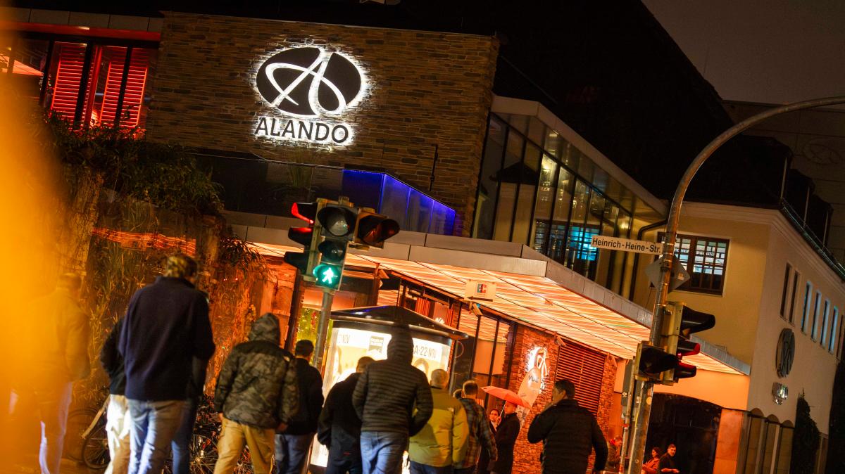 Schl-gerei-im-Alando-Osnabr-ck-T-rsteher-sollen-Paar-verletzt-haben