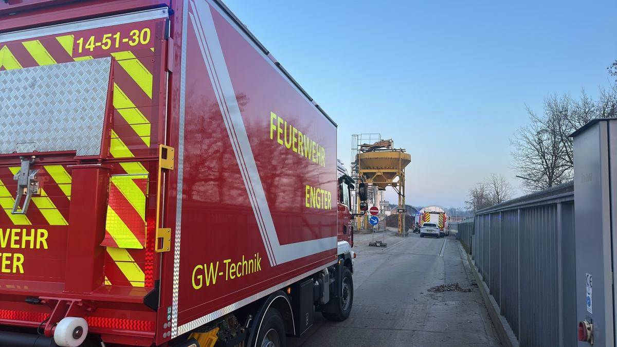 Phosphorgranate-geriet-in-Bauschuttanlage-in-Bramsche-in-Brand