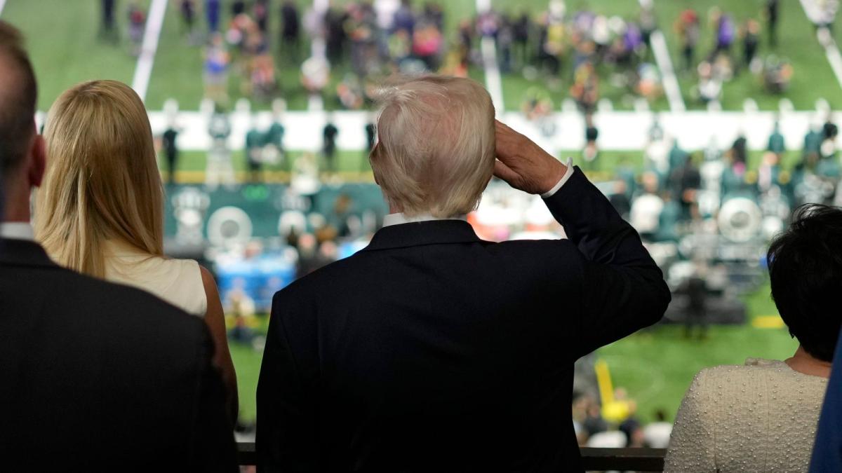 Trump-bleibt-Super-Bowl-fern-und-kritisiert-S-nger