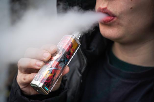 Süchtig nach Vapes: Schenefelder Expertin warnt vor Explosionen