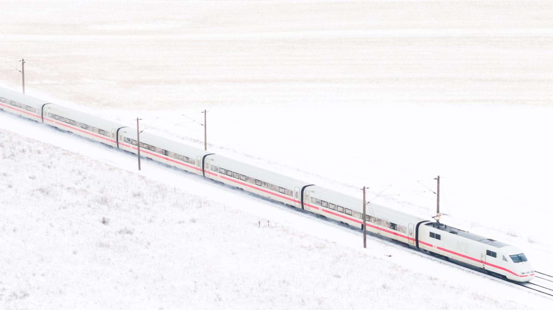 ICE bleibt im Kreis Peine liegen – Reisende müssen auf offener Strecke aussteigen