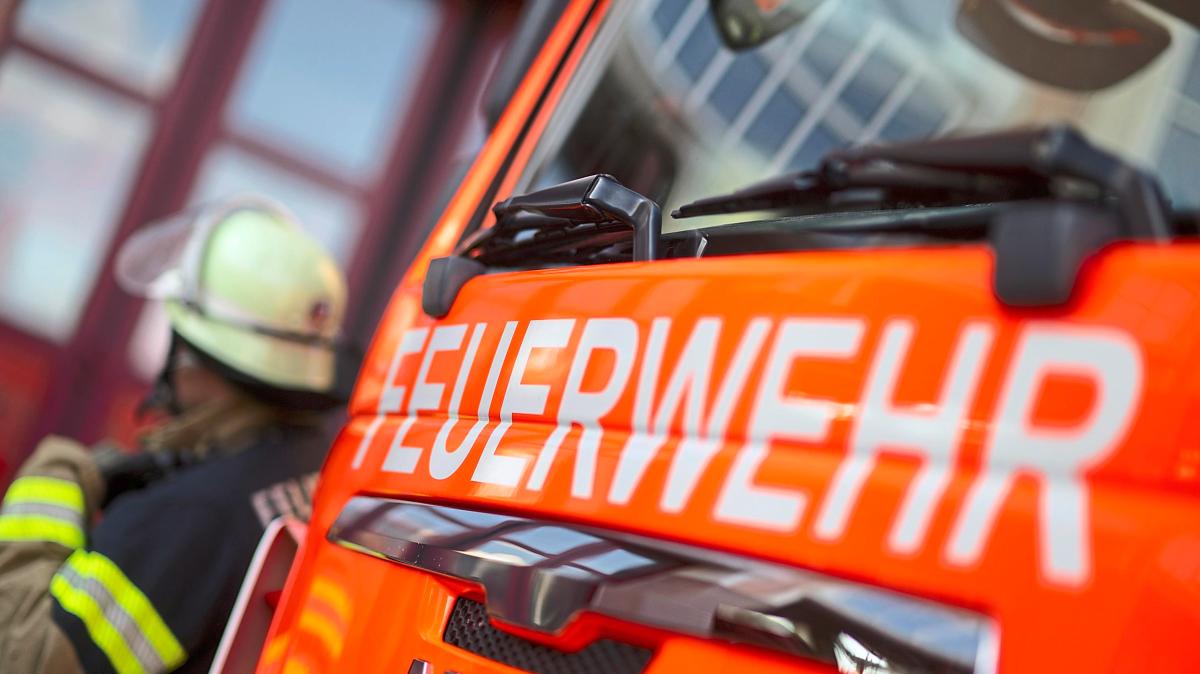 Kaminbrand-in-Einfamilienhaus-in-Melle-Bewohner-ruft-die-Feuerwehr