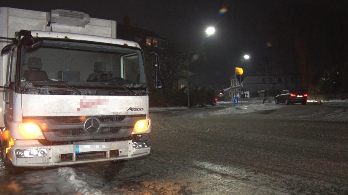 Kurioser-Vorfall-in-Ankum-Lkw-Fahrer-verletzt-sich-erst-nach-Unfall