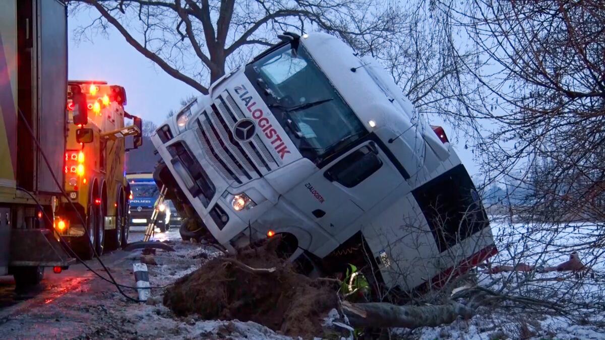 Mehrere-Unf-lle-in-der-vergangenen-Nacht-wegen-Eisgl-tte-im-Osnabr-cker-Land