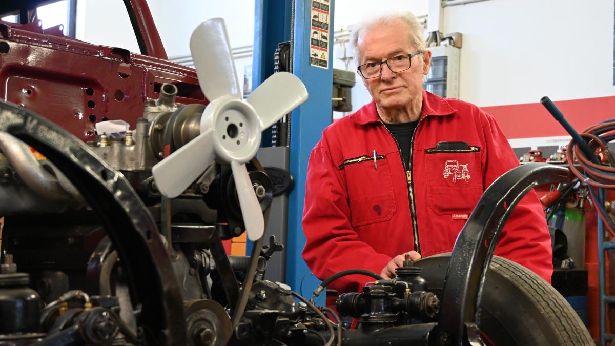 Manfred Juhl (76) aus Großsolt restauriert besondere Oldtimer 