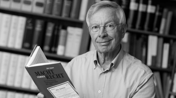 Trauer um Staatsrecht-Professor Jörn Ipsen aus Osnabrück