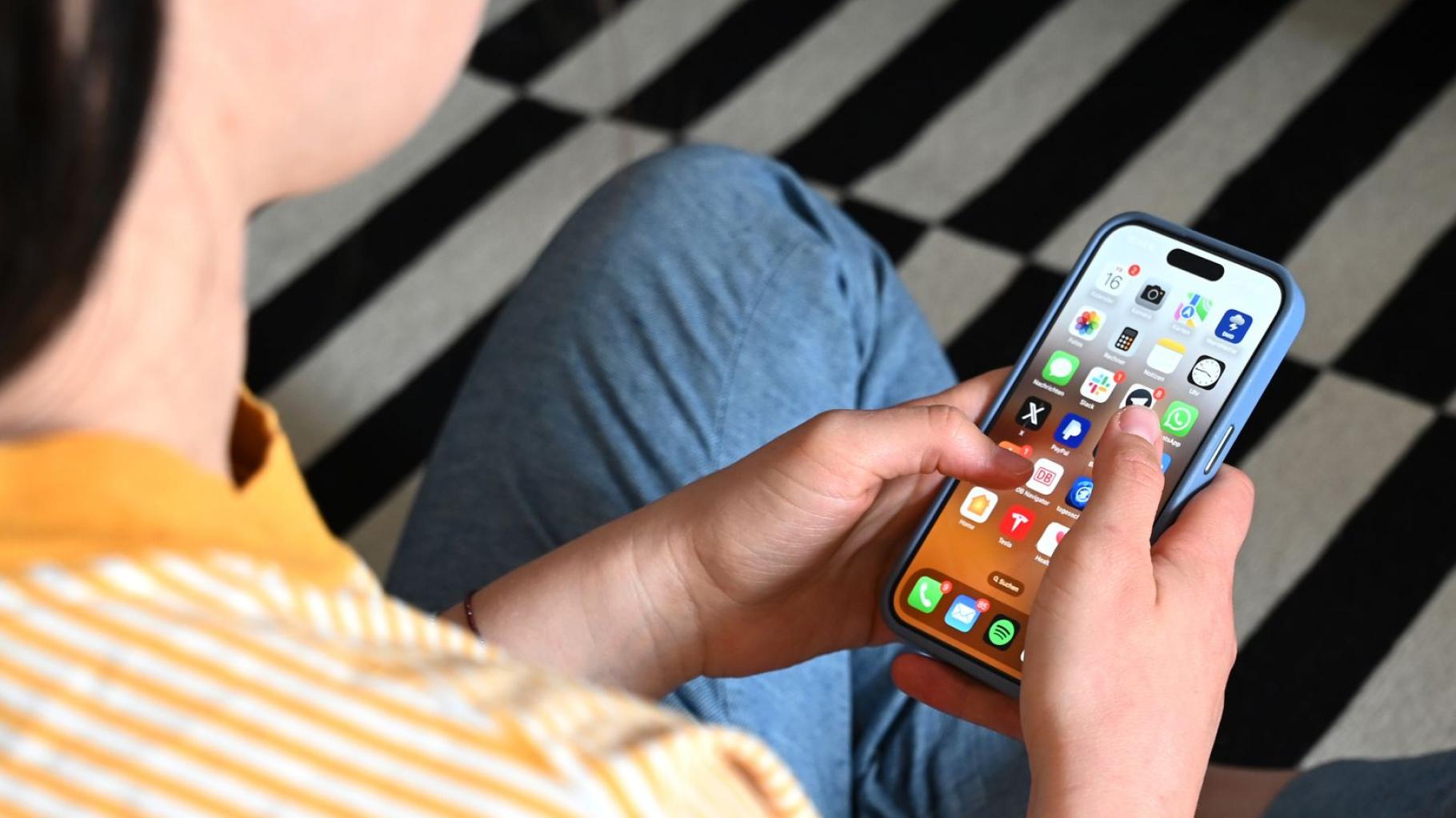 CDU will auf Parteitag über Social-Media-Verbot für Jugendliche debattieren