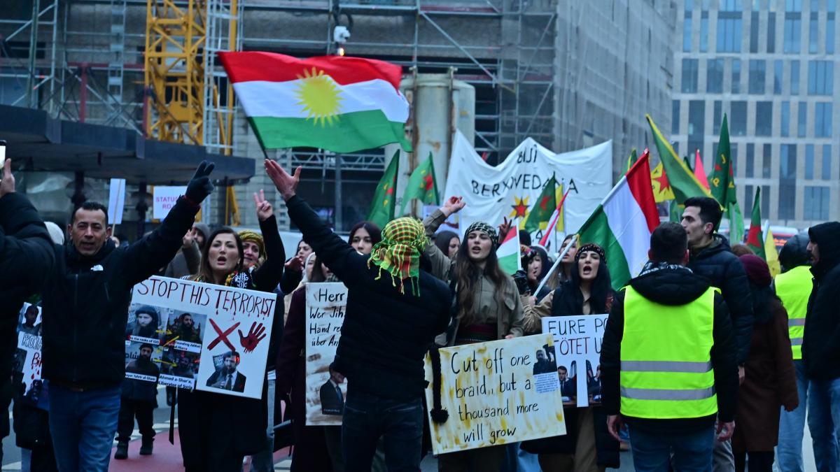 Solidarität mit Kurden in Syrien: Bündnis zieht durch Osnabrück
