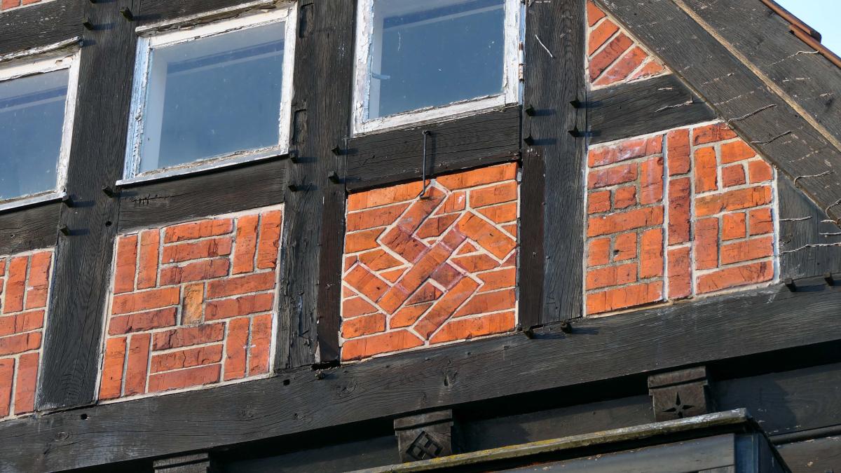 Ganderkesee: Swastika visible again at the former youth hostel