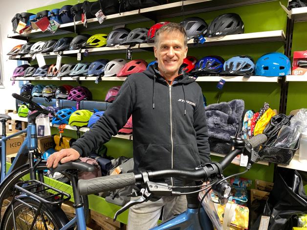 handschuhe elektrisch beheizte für Wintersport und Fahrbekleidung – ARBA Global Nachhaltige Schachtel für Ringe PLU_76988 Wert:500€