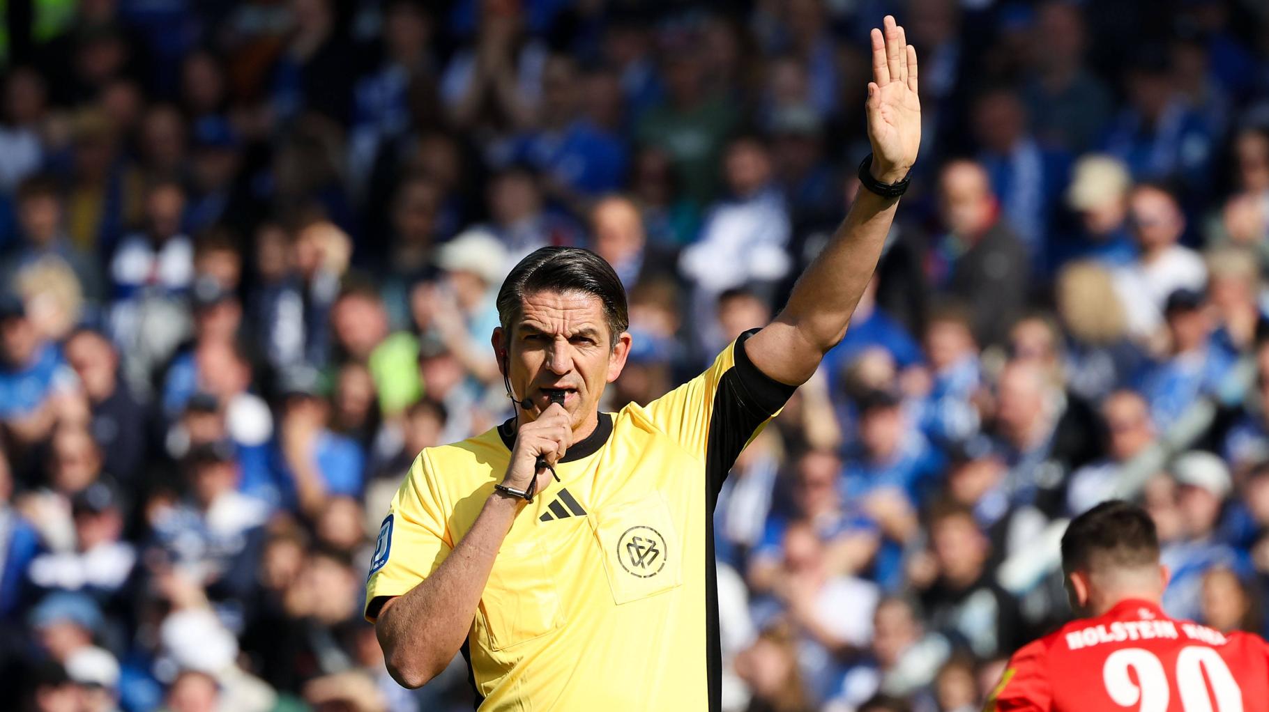 Aytekin kritisiert Fan-Umgang mit VAR: „Menschenverachtende Äußerungen“