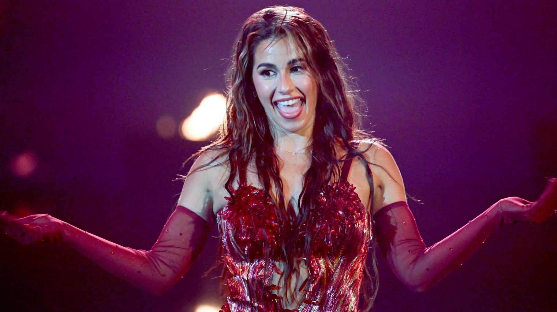 ESC 2026: Sarah Engels floppt mit „Fire“ in den Charts – wie war es damals bei Lena?