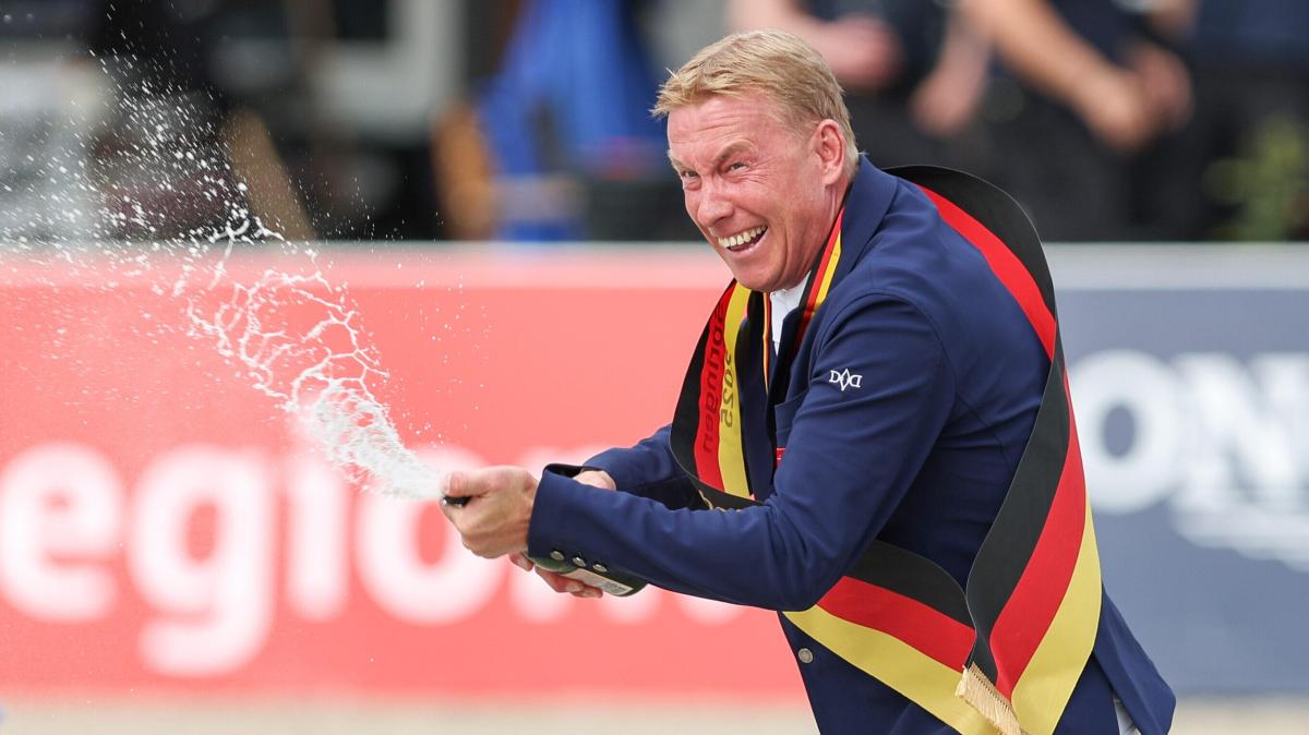 Dusche Rally Champagner-Dusche: Wie Mario Stevens zum dritten Mal DM-Gold hol