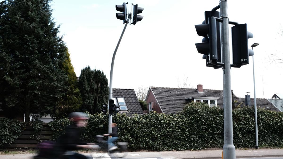 Neue Ampel macht Überquerung der Sevelter Straße sicherer
