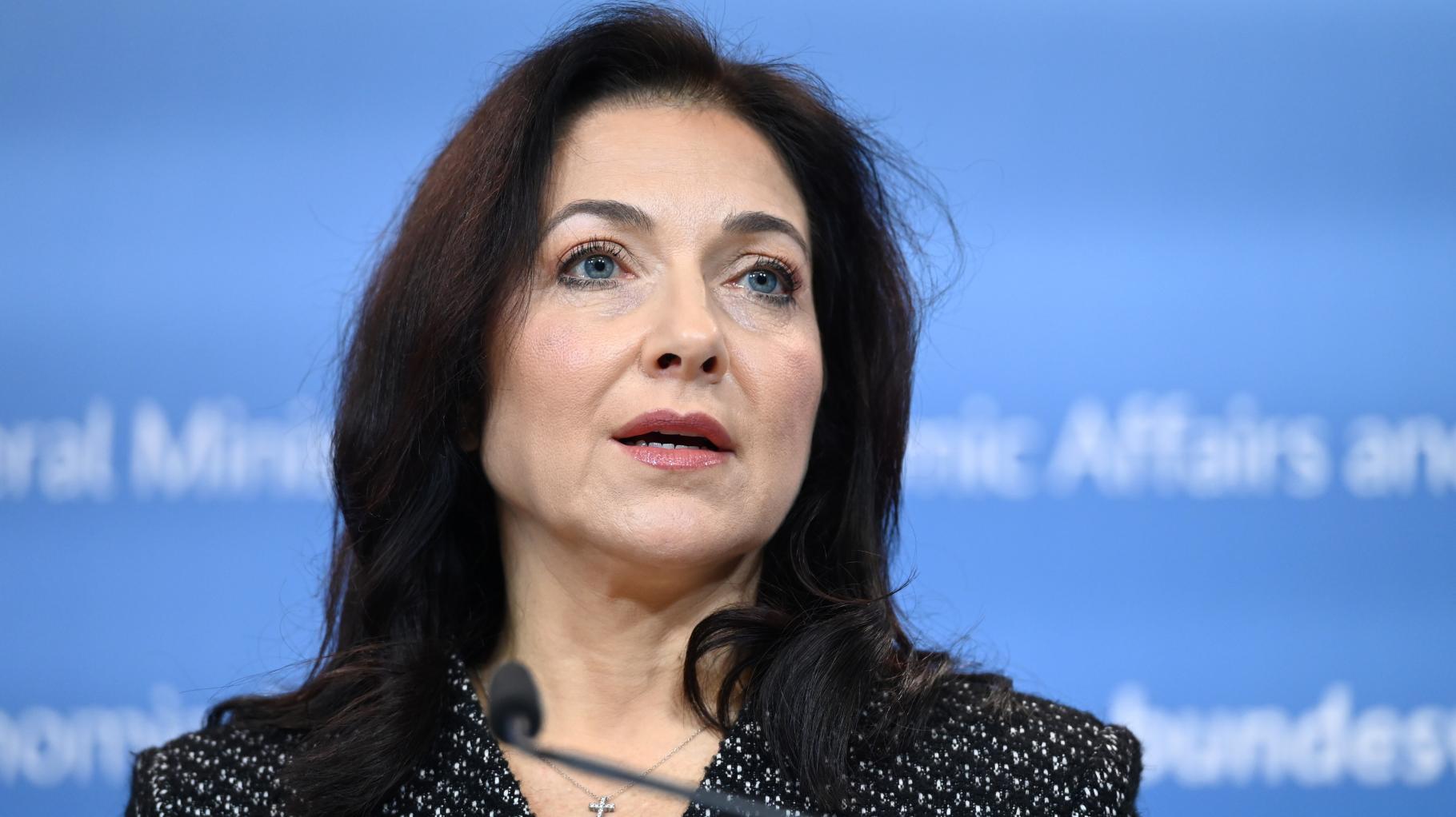 Reiche zu Tempolimit-Vorstoß: Spritpreis wird „nicht auf der deutschen Autobahn gebildet“