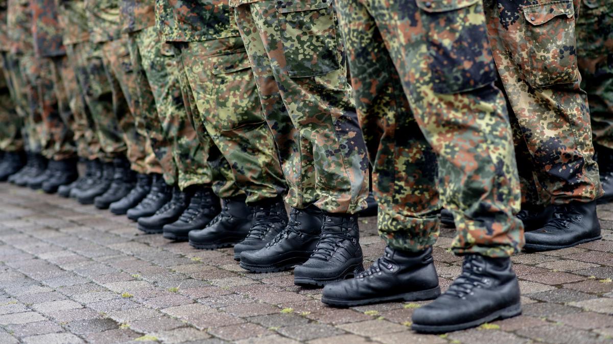 CDU wants mandatory military training: What would that mean for ...