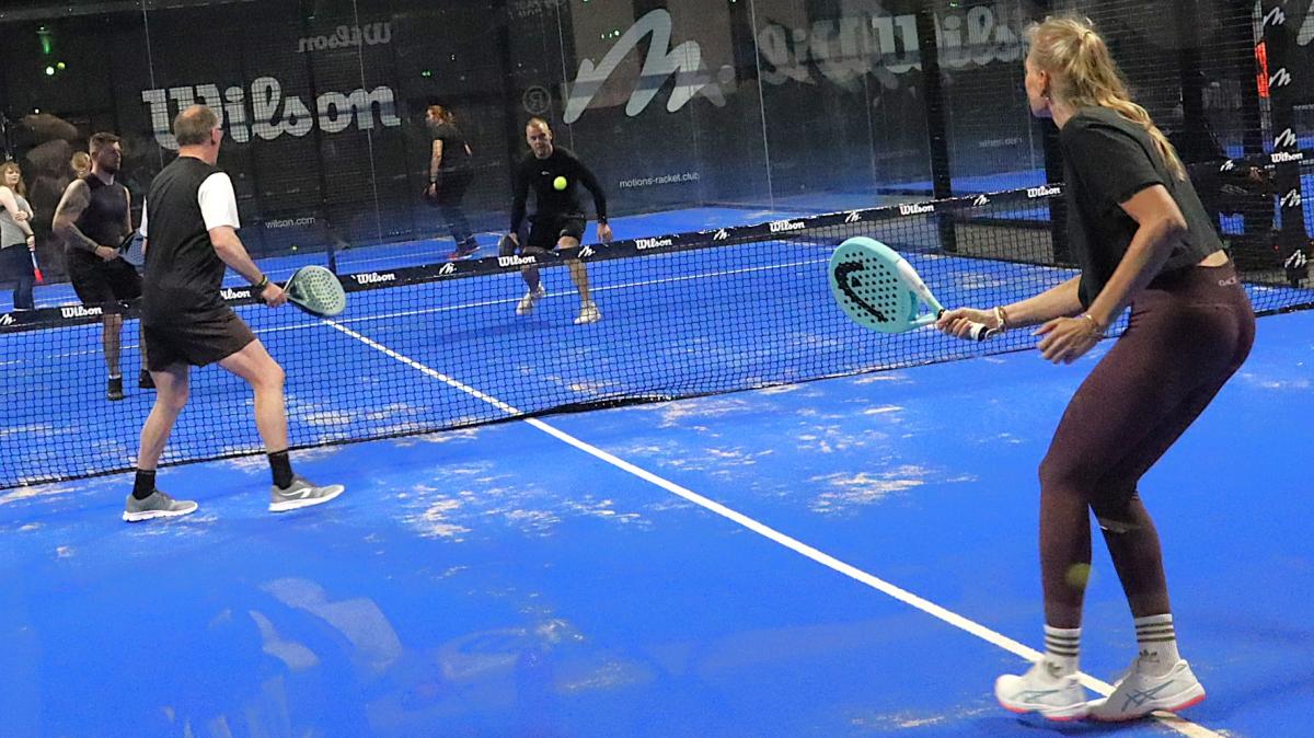 Neue Padel-Halle in Bunde bietet sechs Indoor-Courts