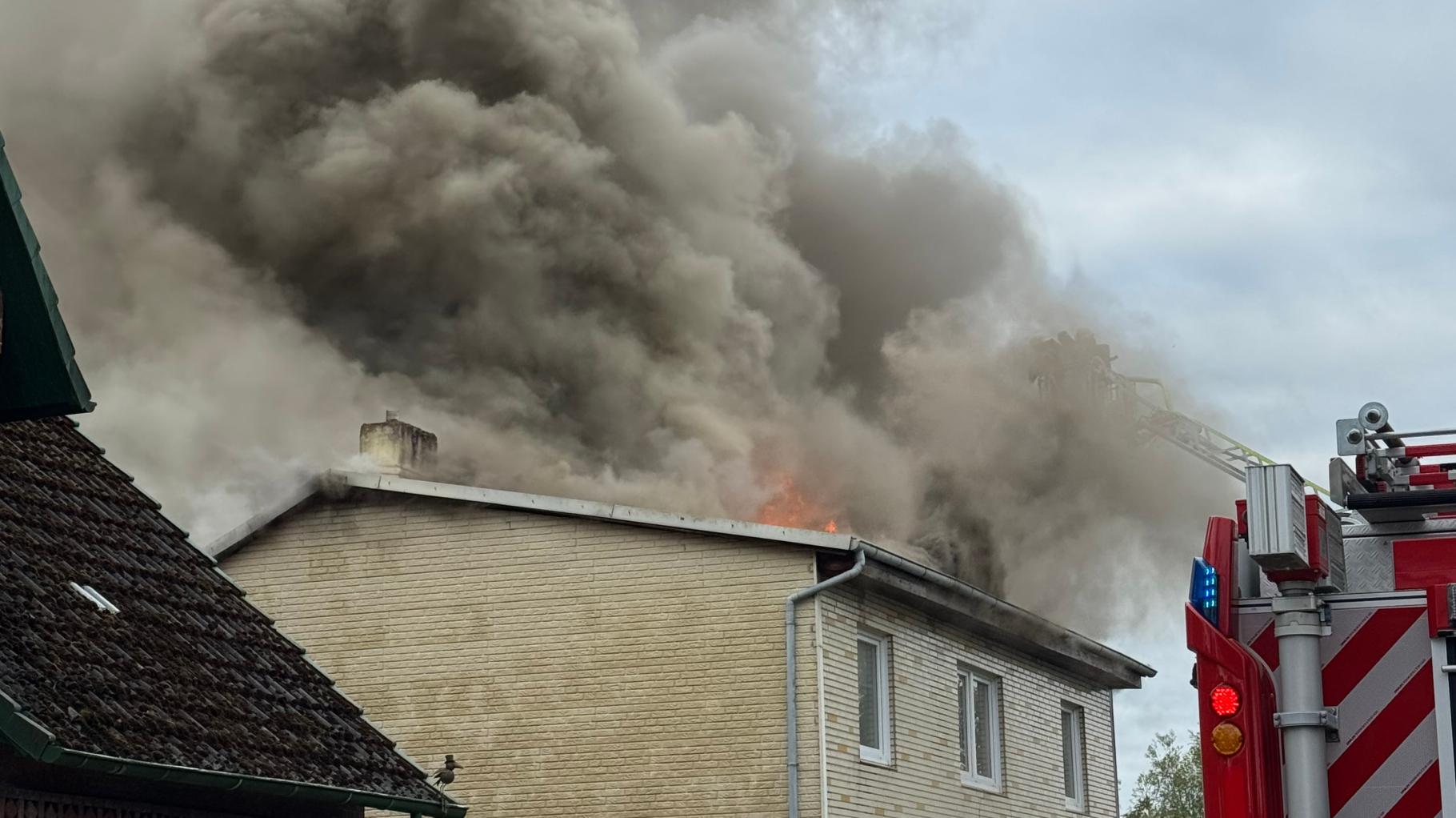 Feuerteufel in Kudensee? Es brennt schon wieder im Dorf im Kreis Steinburg