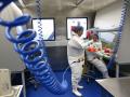 (150131) -- WUHAN,   Researchers take part in a drill at the newly-completed lab in Wuhan, capital of central China s H