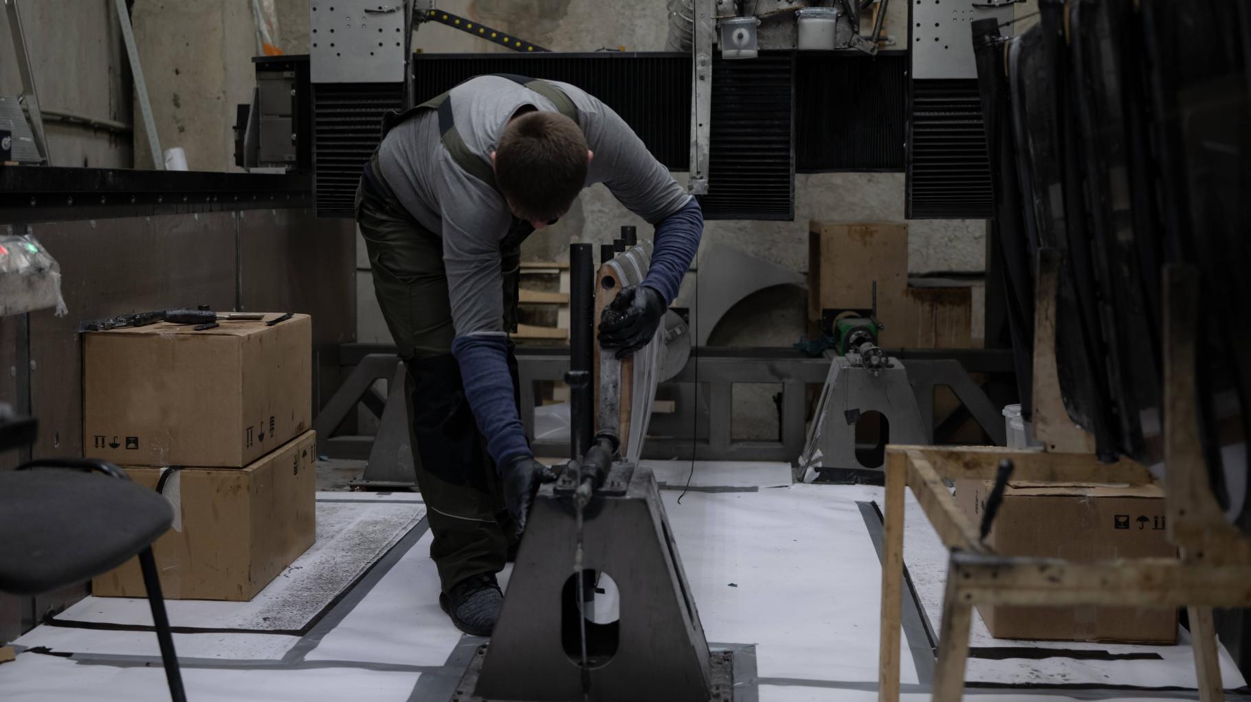 „Unser Ziel ist es, das russische Imperium zu zerstören“ – zu Besuch in der Geheimfabrik, in der die Ukraine ihre gefährlichsten Waffen produziert