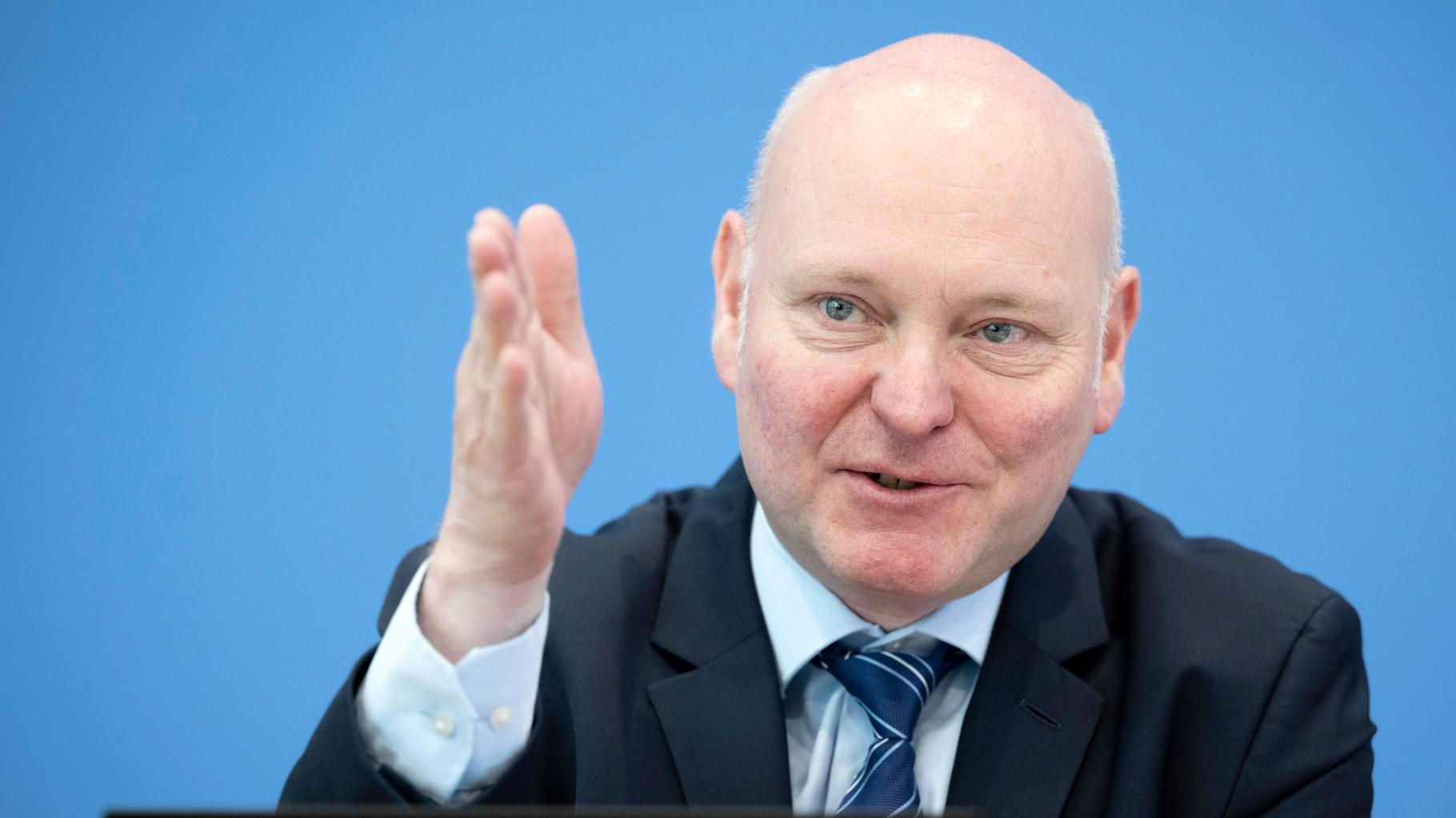 „Gegen jede ökonomische Logik“: Wirtschaftsweiser fordert Offenheit für neue Schulden