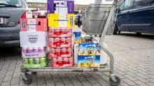 Kundenmagnet im Grenzhandel: Die pfandfreien Dosen mit Softdrinks und Bier.