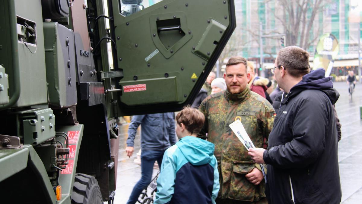 German Armed Forces advertise in Osnabrück - | with Patriot missile ...