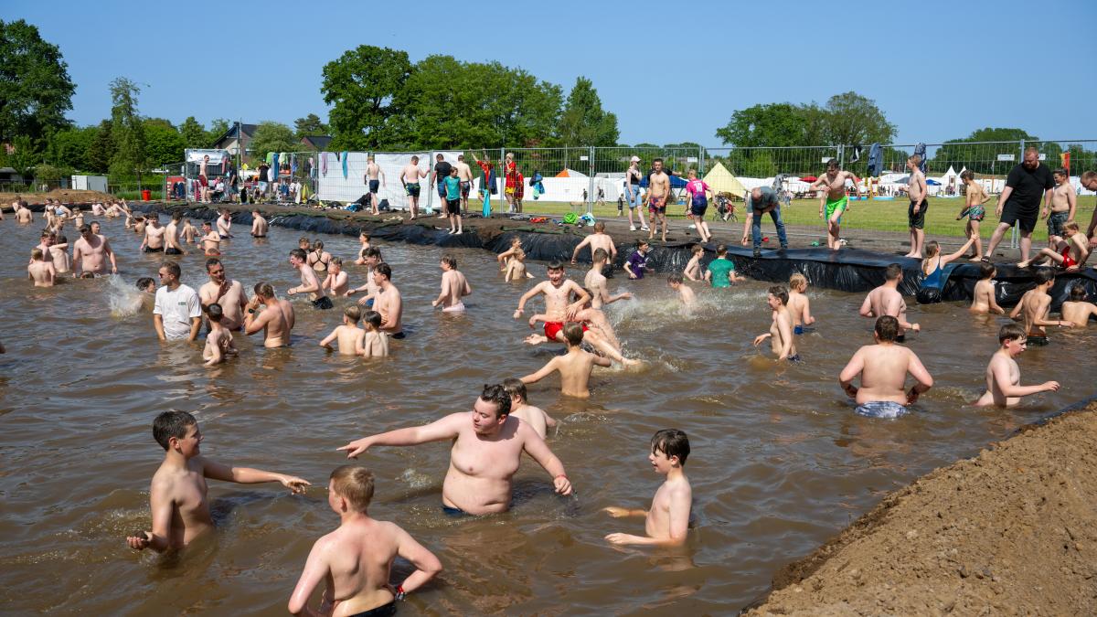 Temporary outdoor pool: How the Pentecost camp became a hit