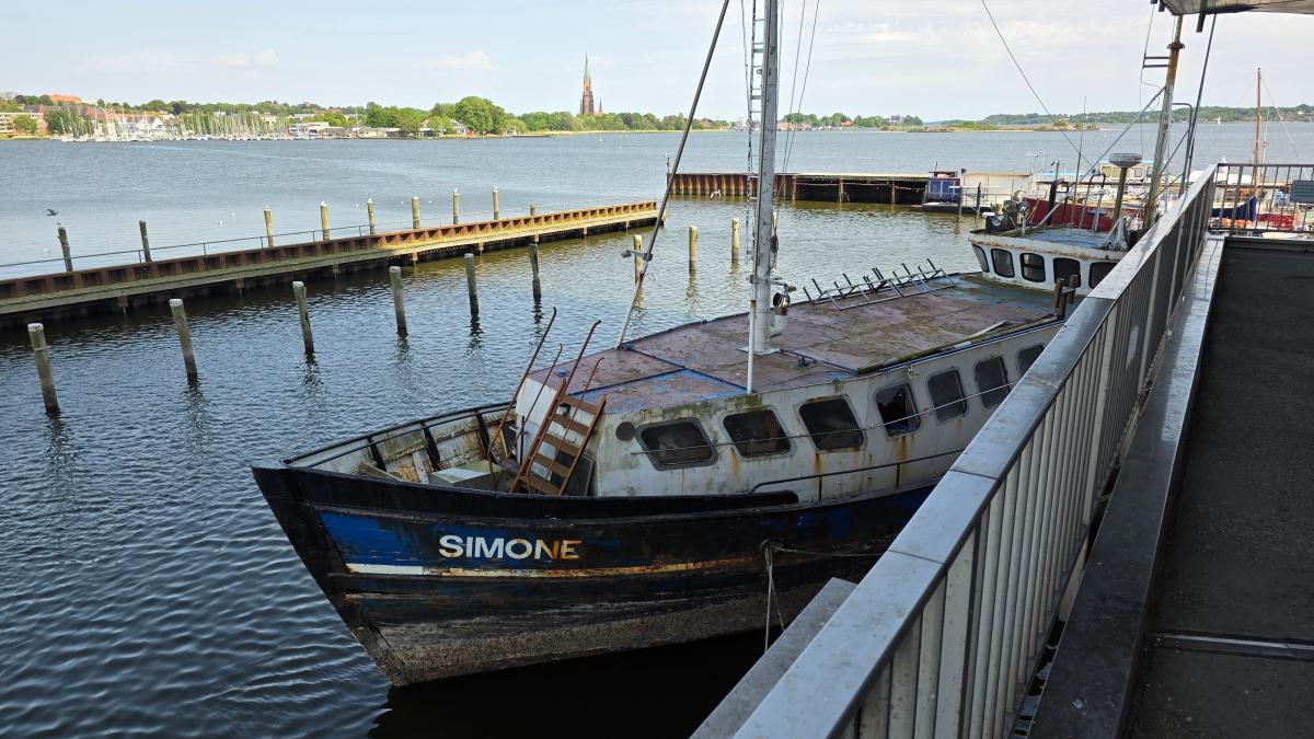 Kutter „Simone“ schwimmt wieder: Bergung steht bevor