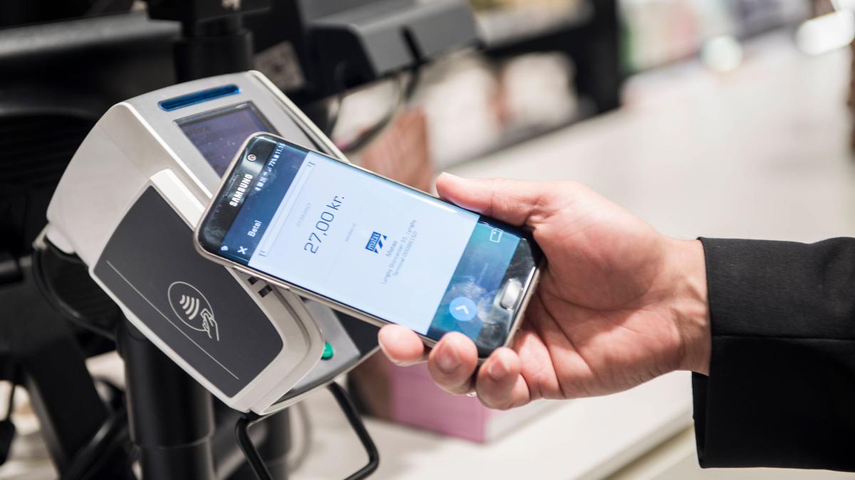 Why Cash Payments Earn Blank Stares in Denmark: Credit Cards & MobilePay Dominate
