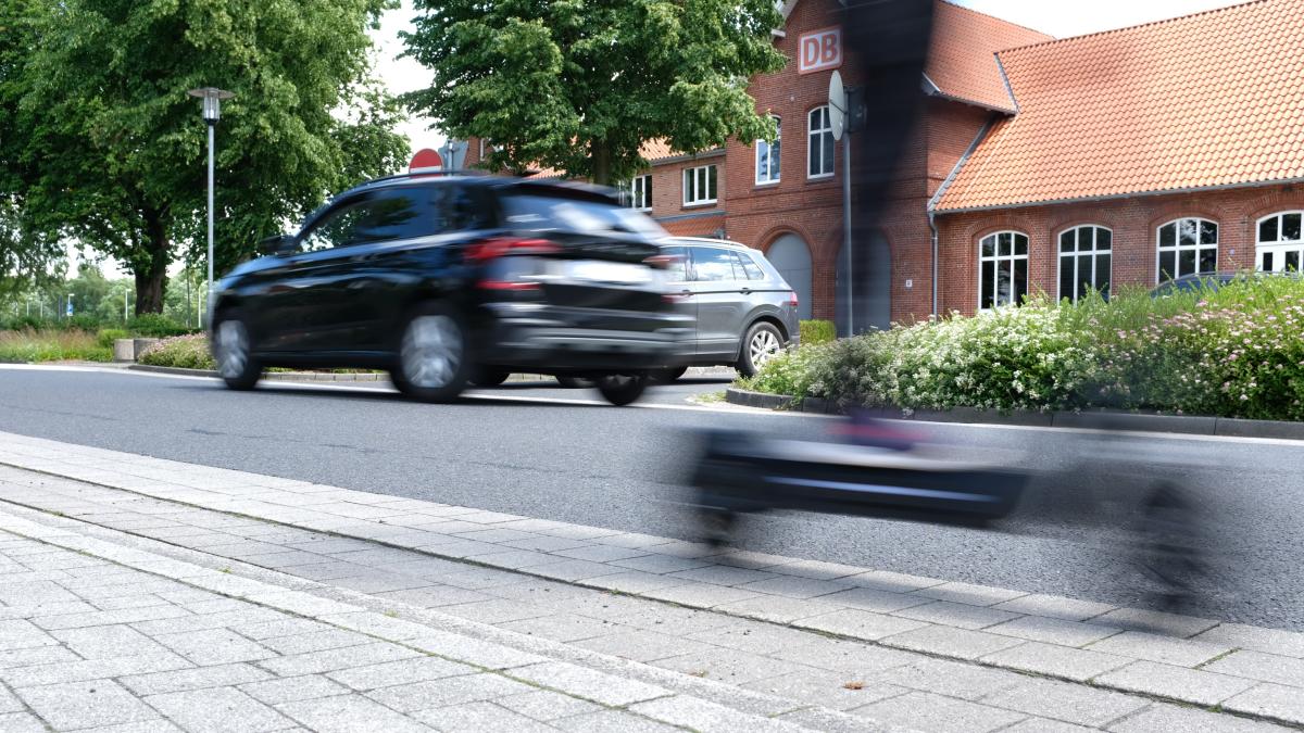 This is changing on Eisenbahnstrasse and Bahnhofstrasse